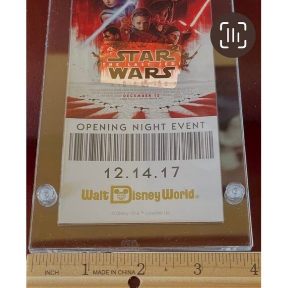 The Last Jedi commemorative ornament & opening night ticket in acrylic case 2017 - Picture 7 of 13